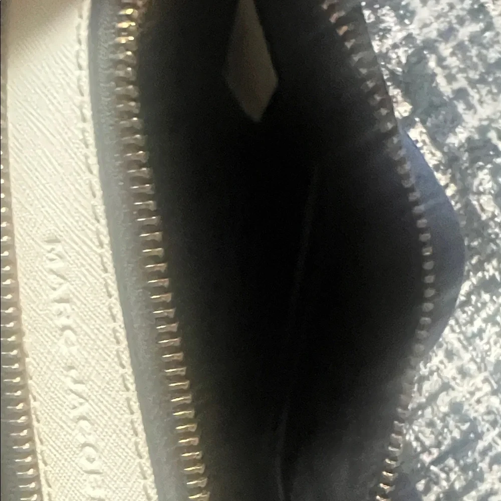 Marc Jacobs Black and Cream Crossbody Bag with Gold Accents - Picture 7 of 7